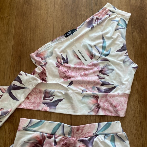 CHIC/BOUTIQUE/ROSE - Picture 3 of 3